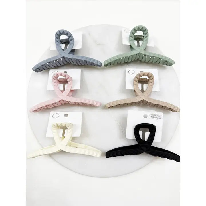 Embossed Loop Shape Jumbo Hair Claw